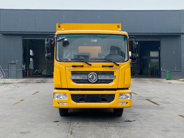 東風(fēng)D9救險(xiǎn)車(chē)