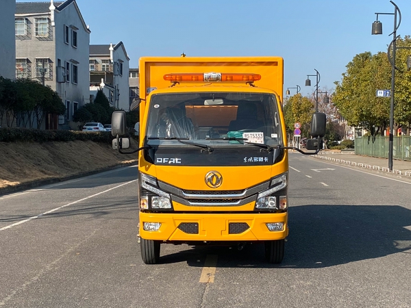 東風(fēng)多利卡雙排座工程救險(xiǎn)車(chē)